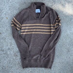 Boys Western 1/4 Zip pullover. Excellent condition. Y med.